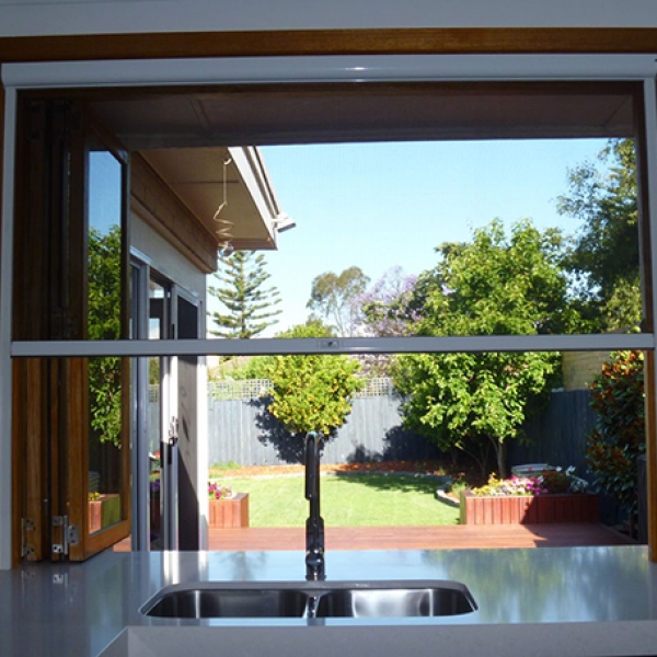 cua-luoi-chong-muoi-tu-cuon