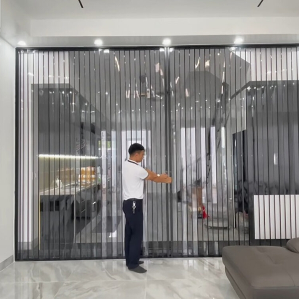 vach-ngan-trong-suot